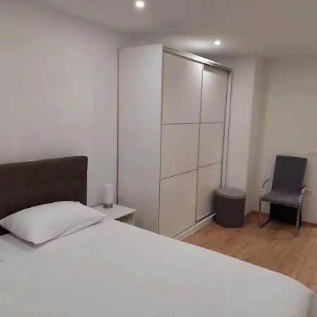 Lutikano 스플리트